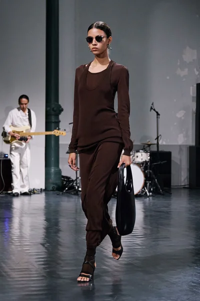Look 40